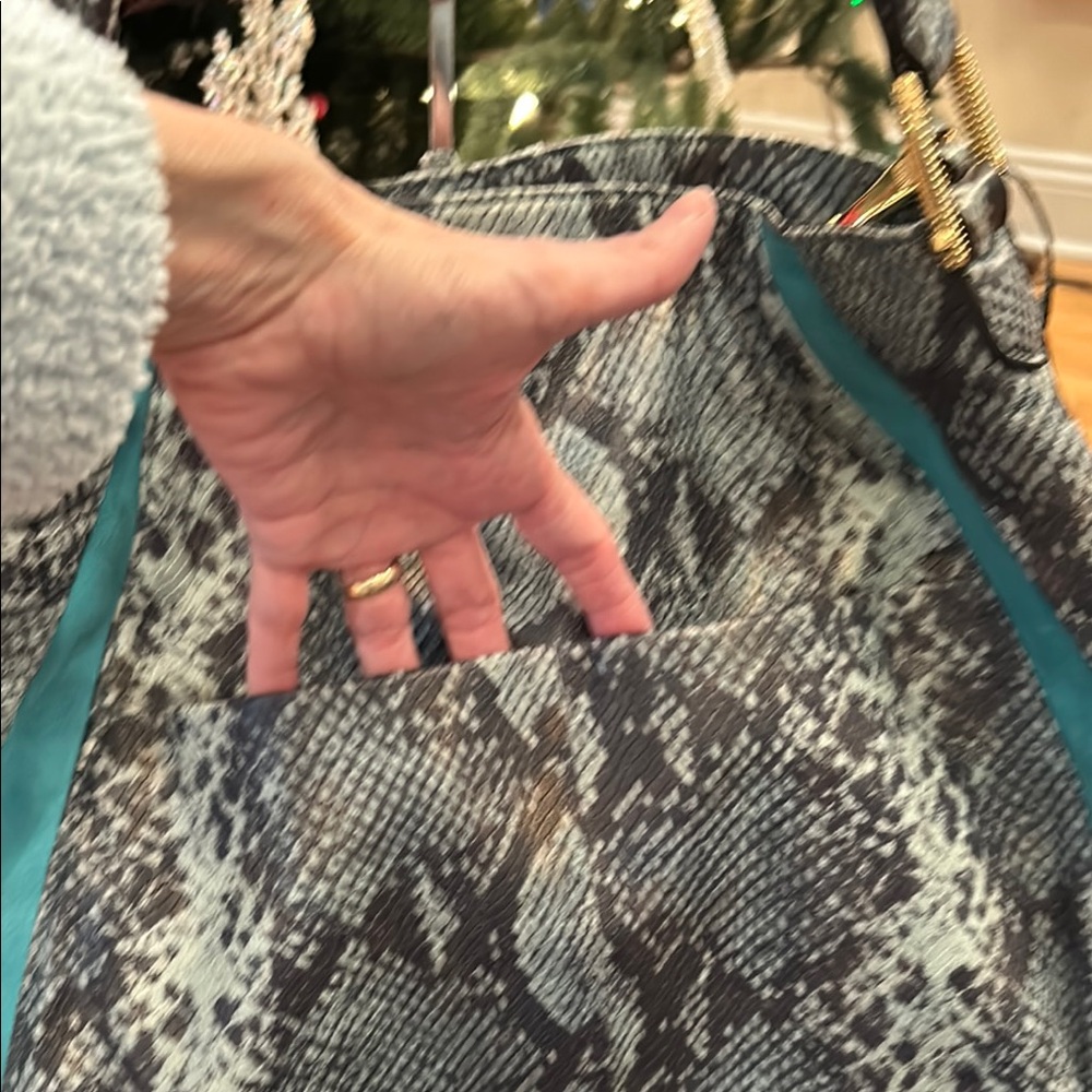 AIMEE KESTENBERG NEW Teal and Black Snake Print Women's Bag - Picture 8 of 15